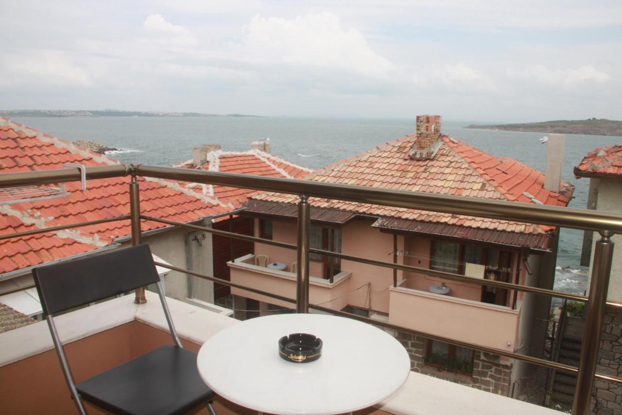 Family Hotel Emilia Sozopol Exteriör bild
