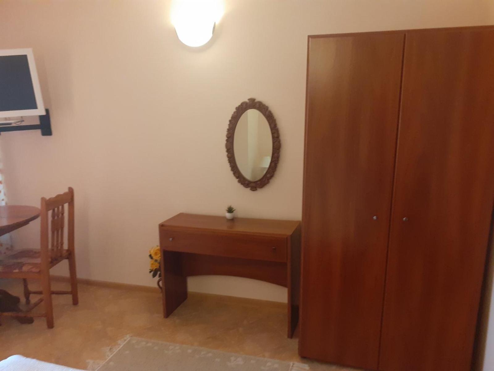 Family Hotel Emilia Sozopol Exteriör bild