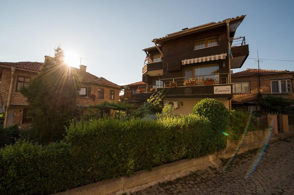 Family Hotel Emilia Sozopol Exteriör bild
